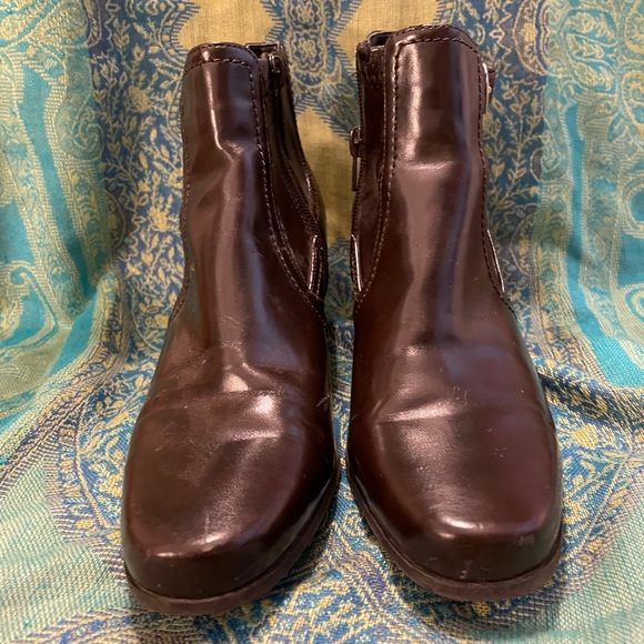 Side Zip 2” Healed Booties - Picture 6 of 7